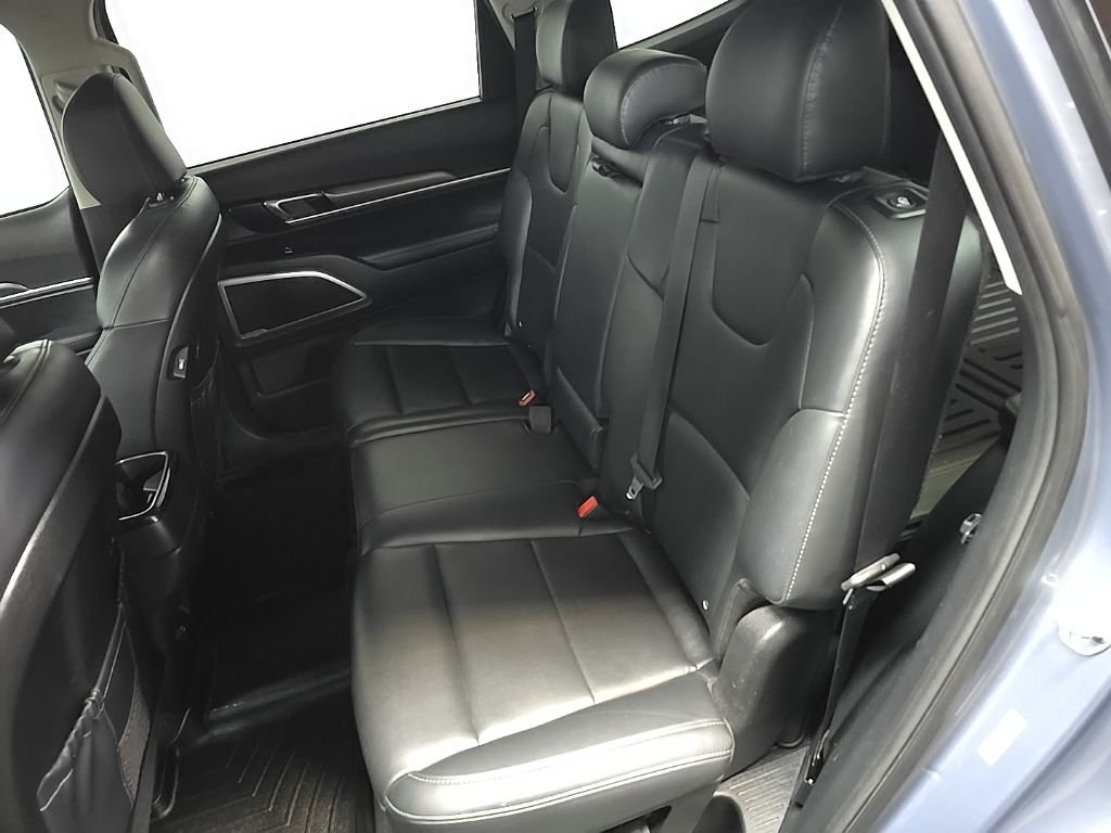 Used 2020 Silver Kia S image 32