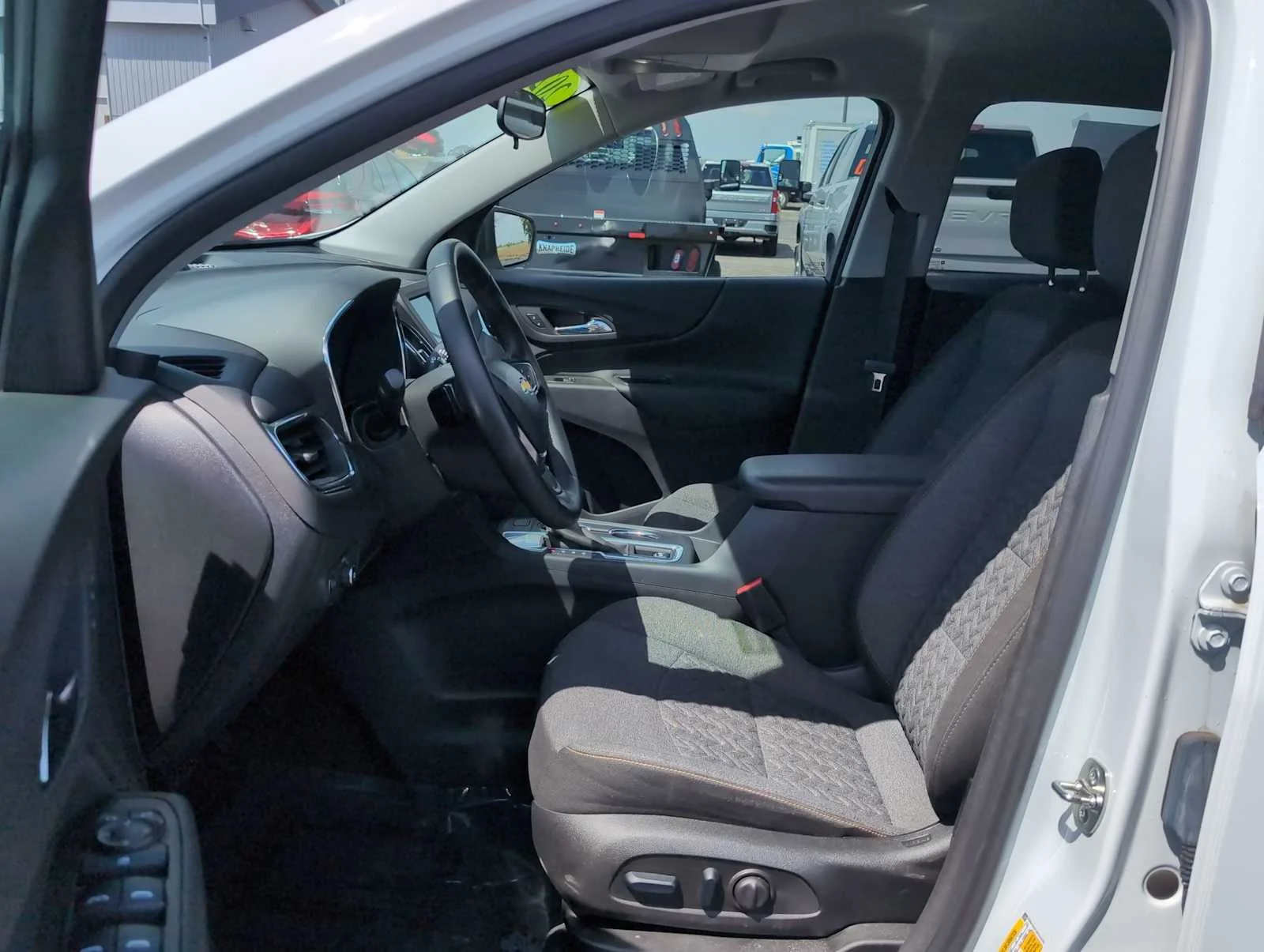 Used 2024 Summit White Chevrolet LT image 18