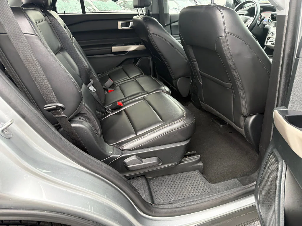 Used 2023 Silver Ford XLT image 15
