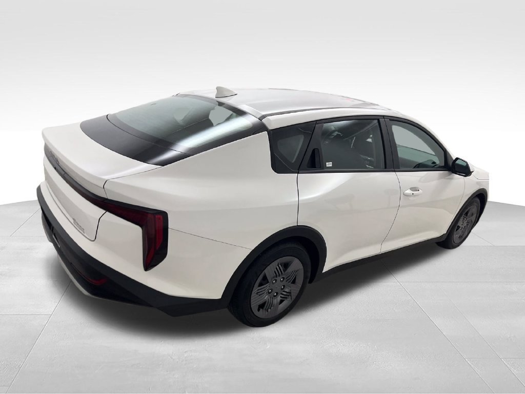 Used 2025 White Kia LX image 5