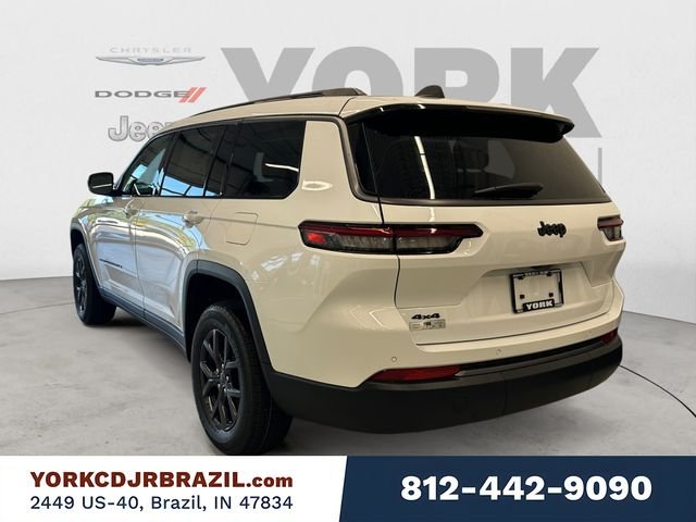 New 2027 Bright White Clearcoat Jeep Laredo Altitude image 3