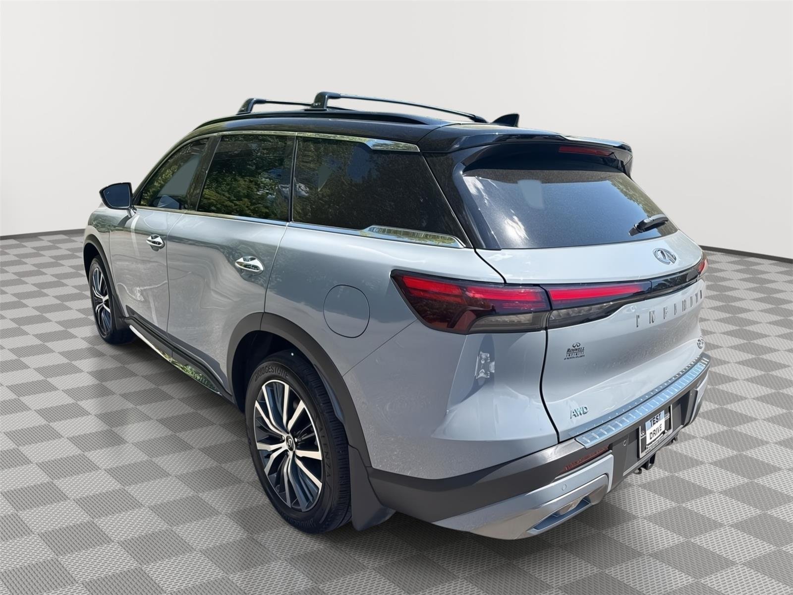 Used 2025 Harbor Gray/Obsidian Black INFINITI AUTOGRAPH image 8