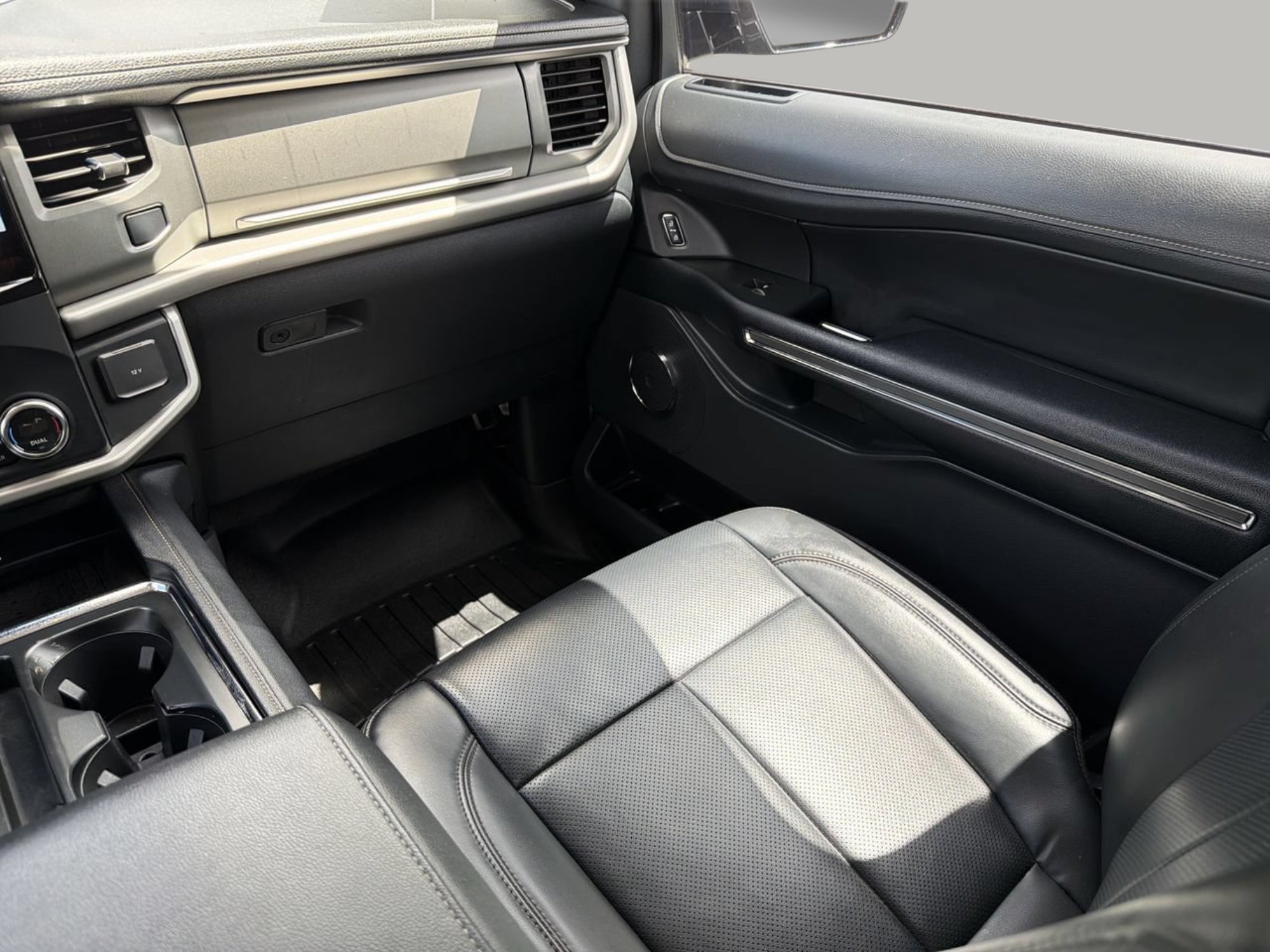 Used 2023 Blue Metallic Ford XLT image 13