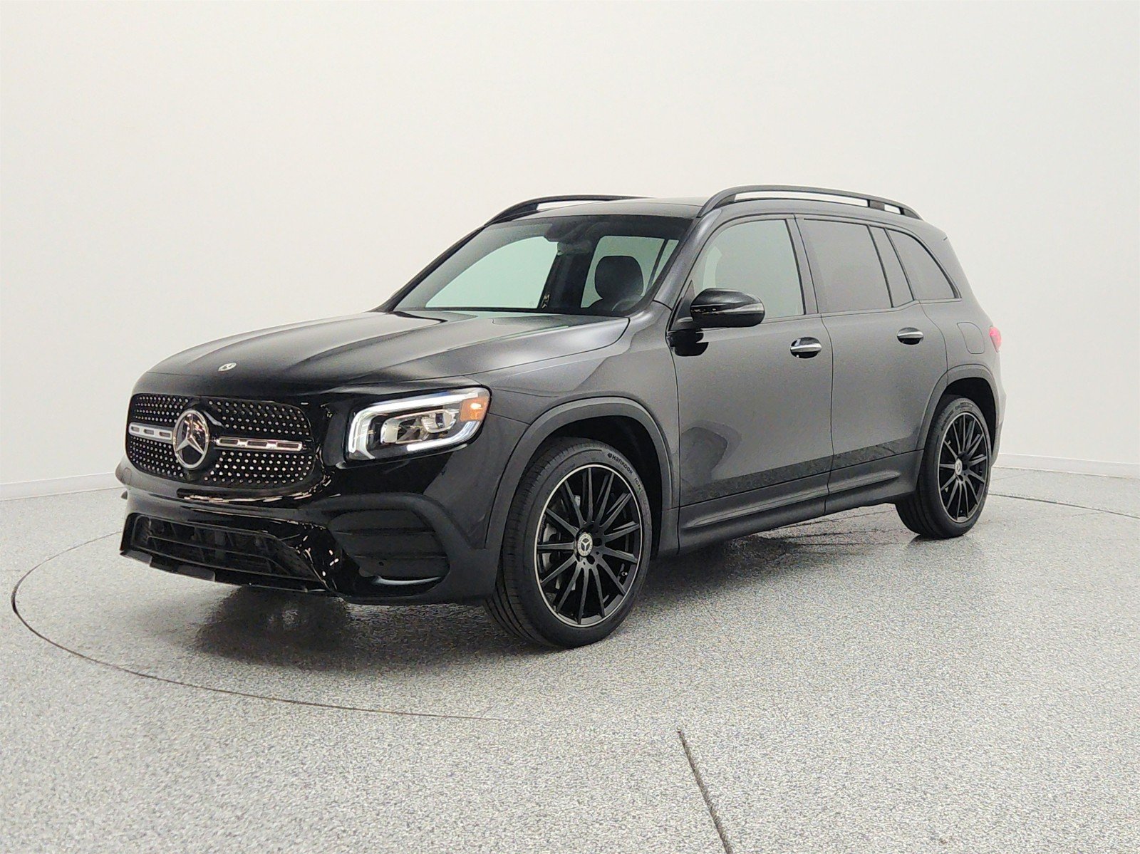 Used 2022 Night Black Mercedes-Benz GLB 250 SUV image 1
