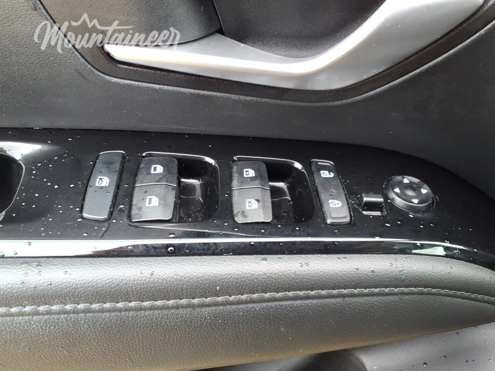 Used 2022 Phantom Black Hyundai Limited image 33