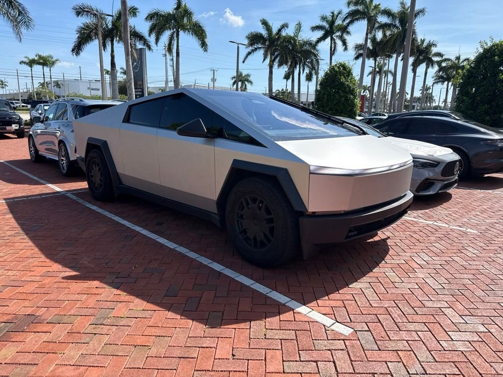 2024 Tesla Cybertruck Rear-Wheel Drive's photo