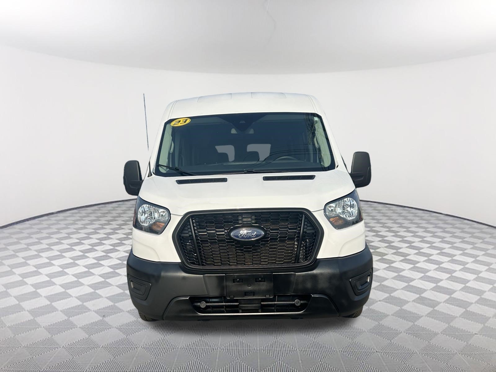 Used 2023 Oxford White Ford XL image 2