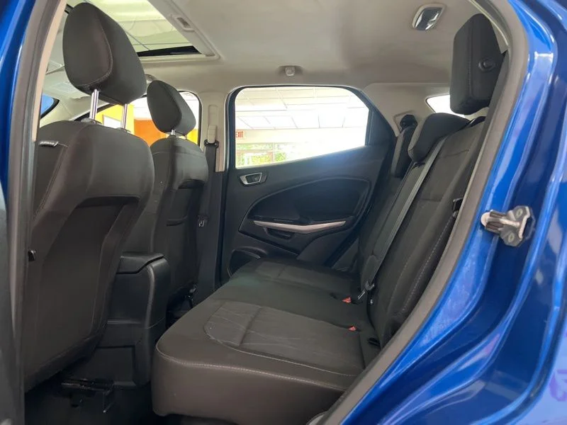 Used 2020 Blue Ford SE image 16