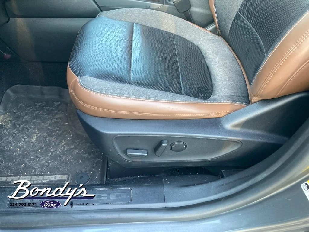 Used 2022 Gray Metallic Ford Outer Banks image 5