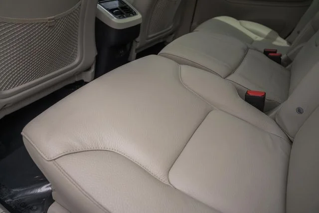 Used 2023 Crystal White Volvo Plus image 31