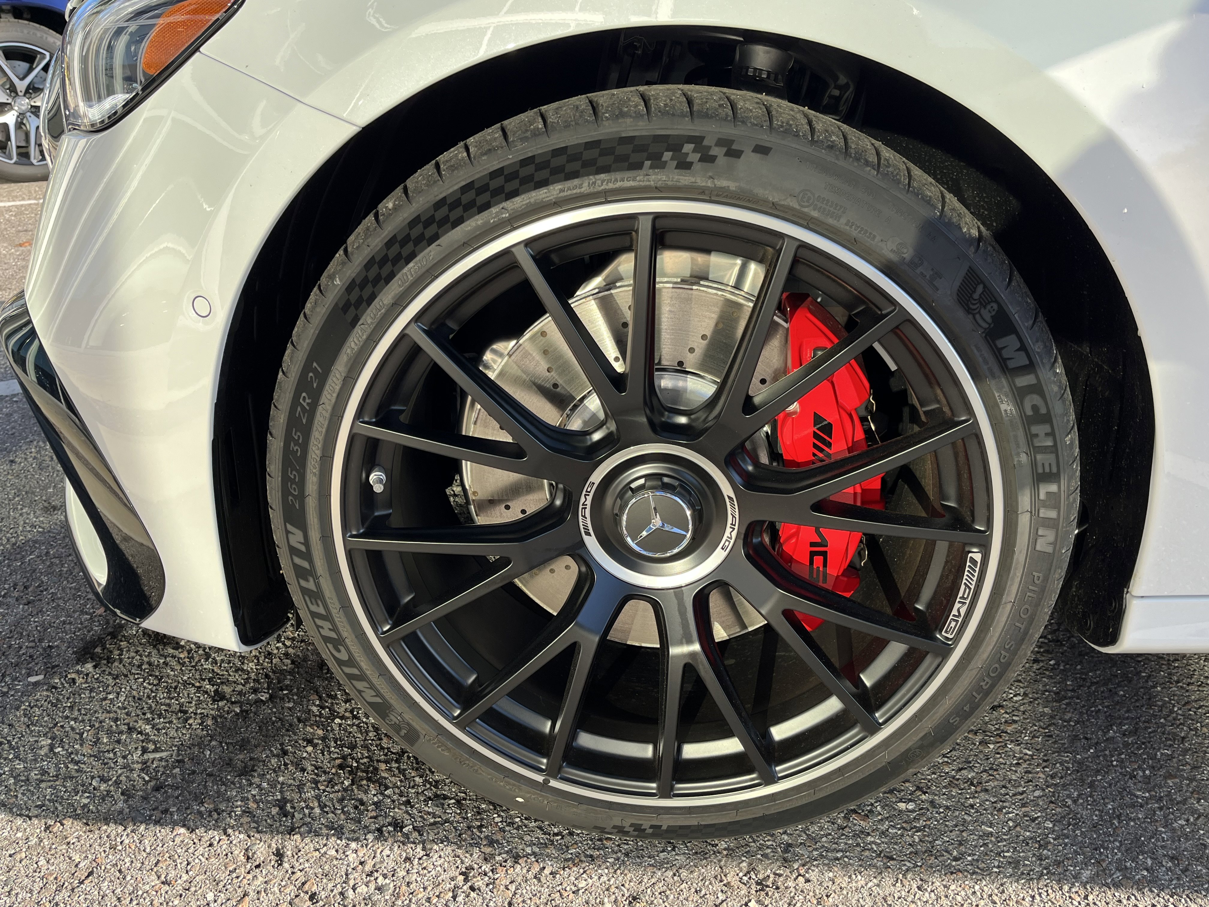 New 2026 MANUFAKTUR Moonlight White Metallic Mercedes-Benz AMG® E 53 E image 10