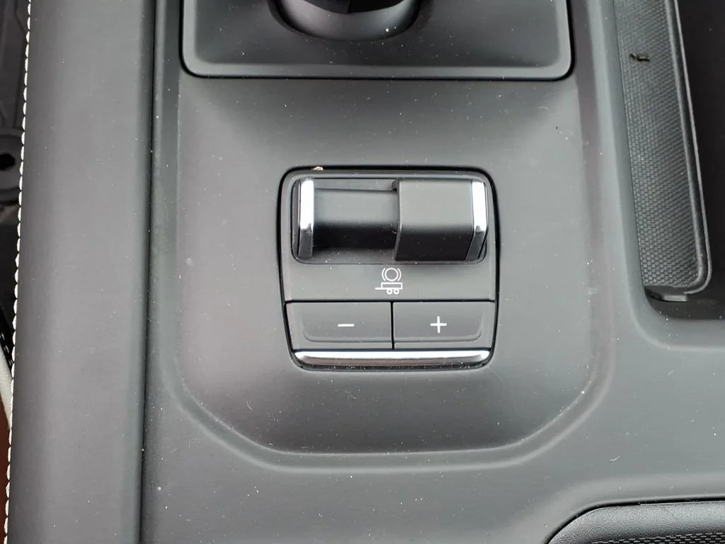 Used 2025 Onyx Black GMC Denali Ultimate image 23