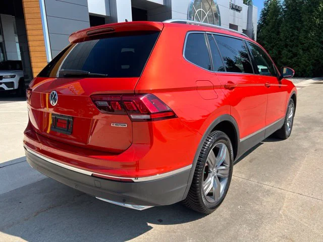 Used 2019 Red Volkswagen 2.0T SEL Premium image 3