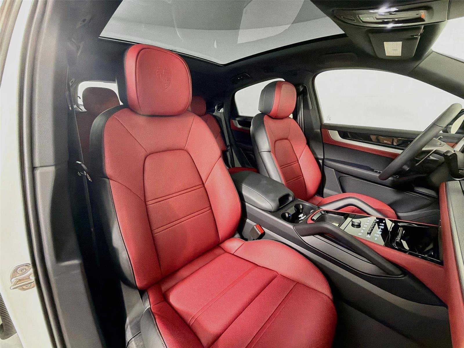 New 2026 White Porsche Coupe image 28