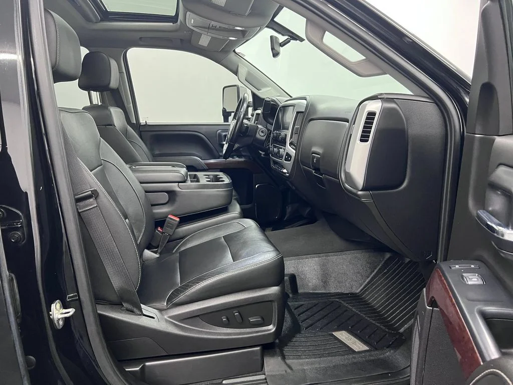 Used 2019 Onyx Black GMC SLT image 24