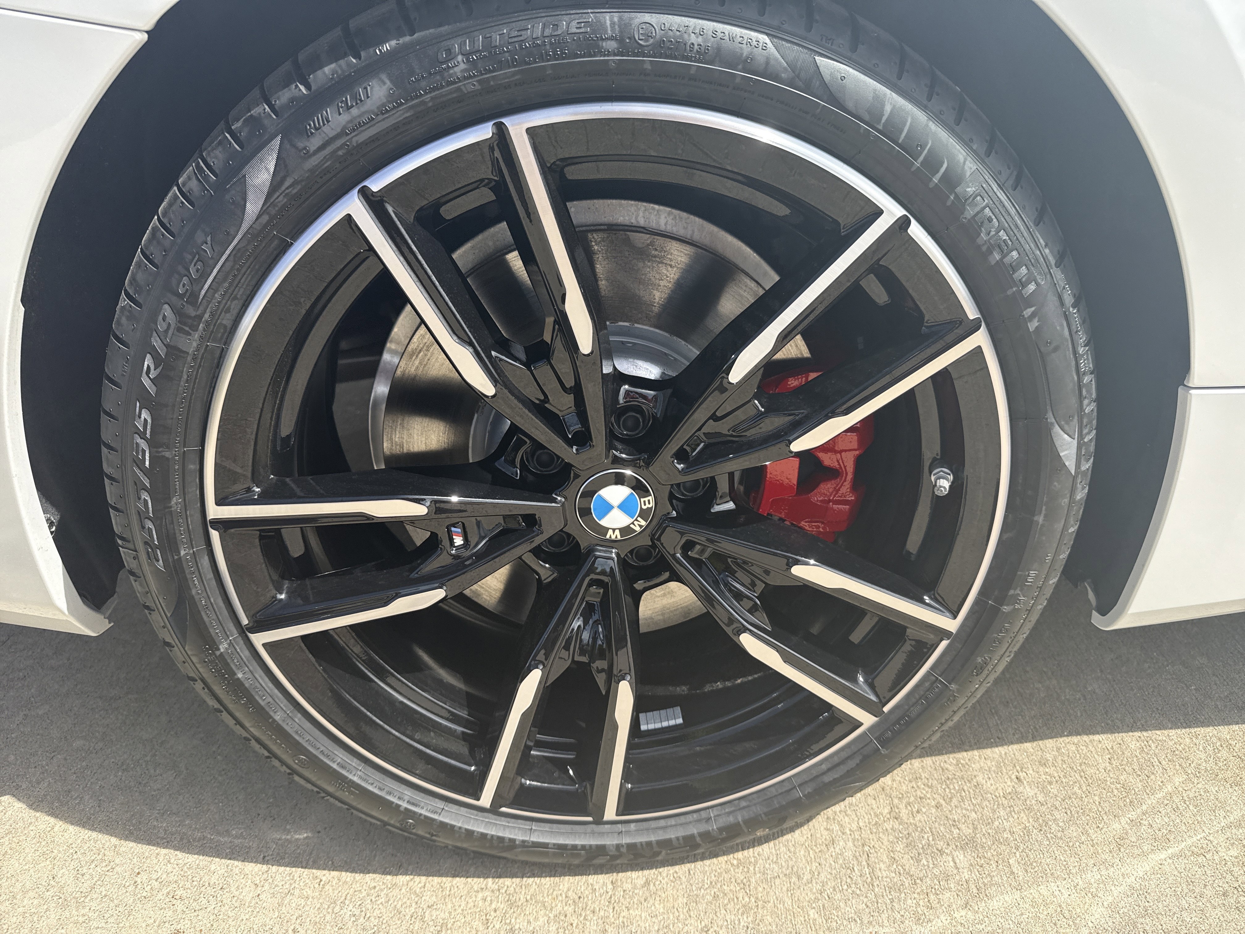 New 2026 MINERAL WHITE BMW M440i xDrive image 25
