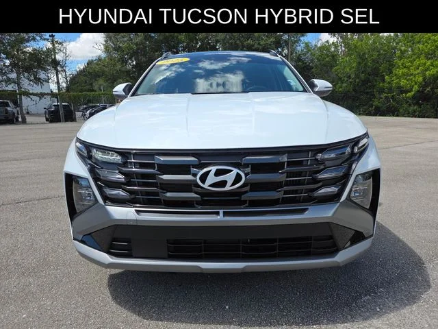 Used 2025 White Hyundai SEL Convenience image 8