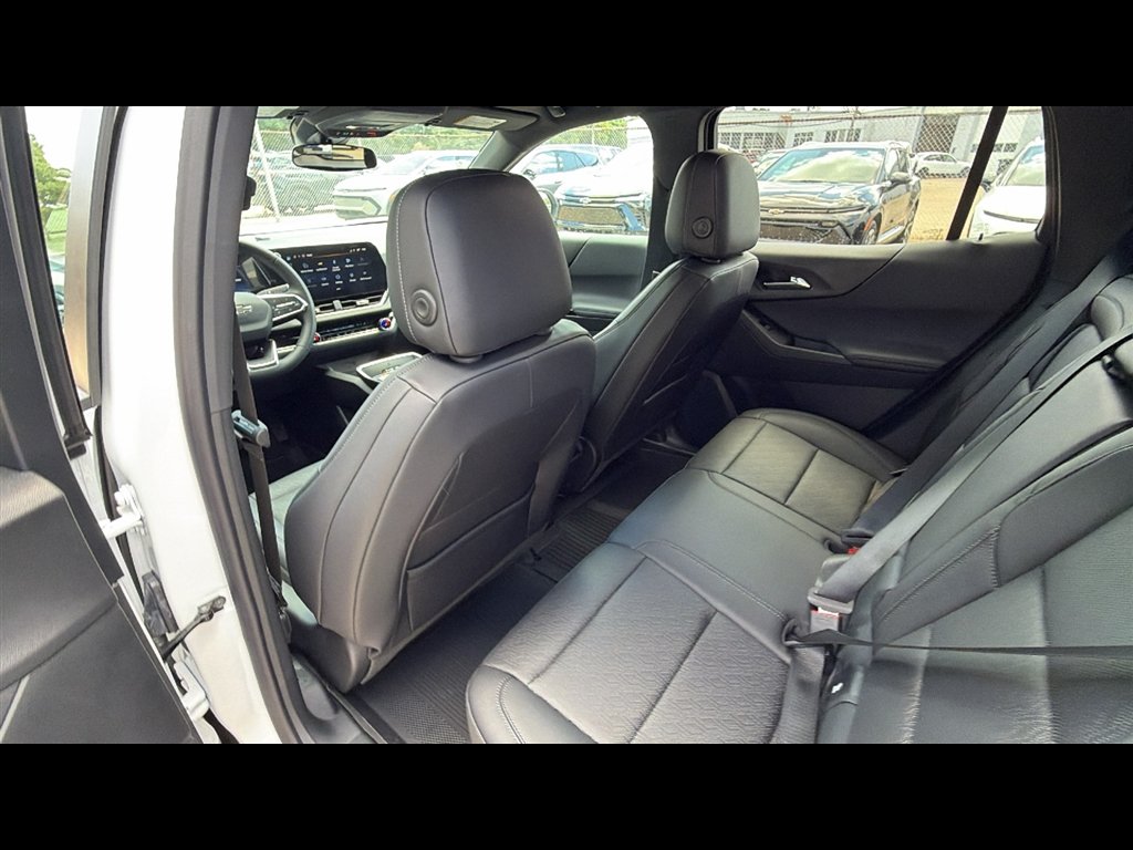 2027 Chevrolet Equinox LT - Photo 25