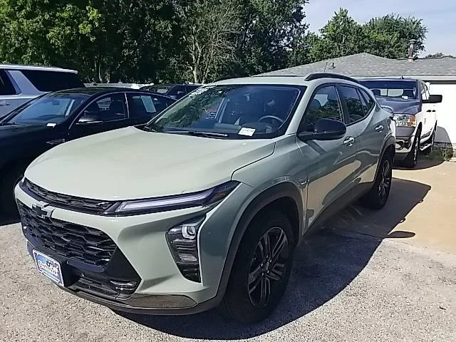 Used 2026 Cacti Green Chevrolet ACTIV image 13