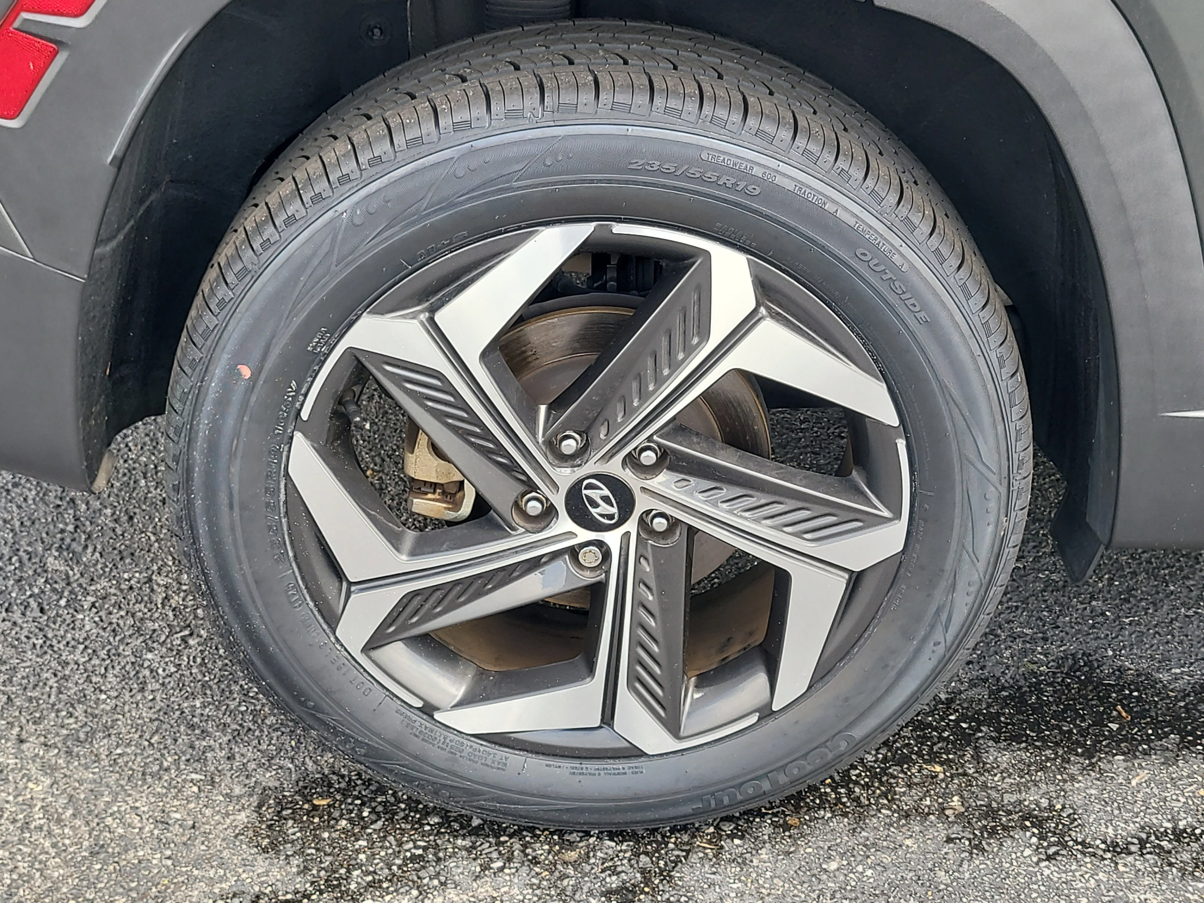 Used 2023 Amazon Gray Hyundai SEL image 8