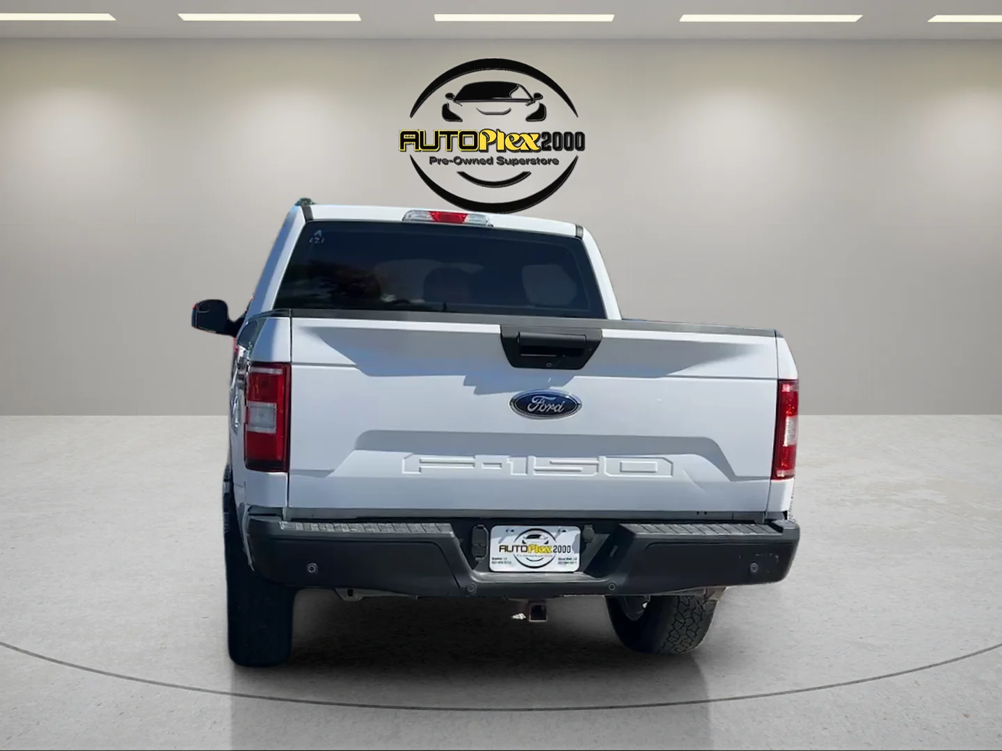 Used 2019 White Ford XL image 6