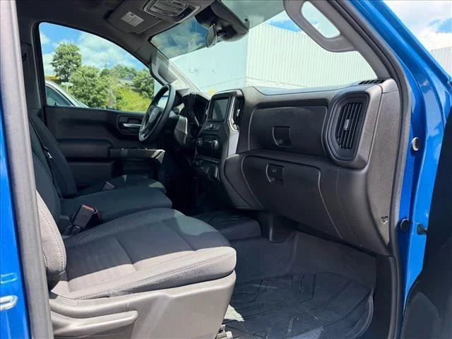 Used 2024  CHEVROLET CUSTOM image 5
