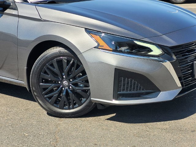 Used 2025 Gray Nissan 2.5 SV image 9