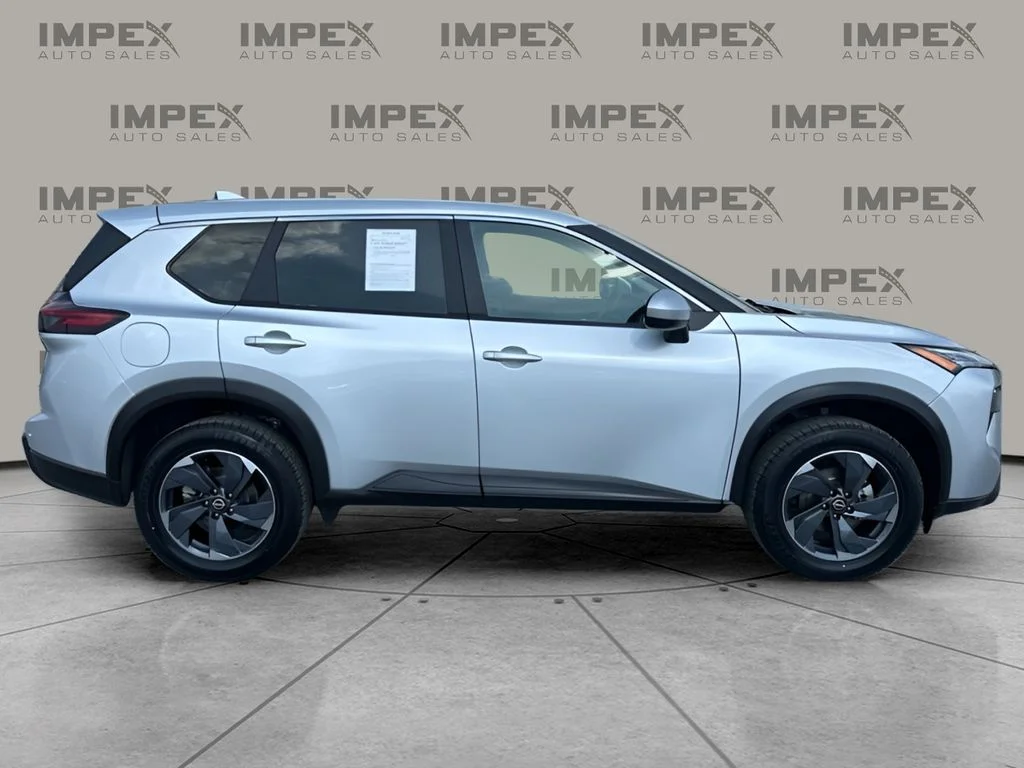 Used 2025 Silver Nissan SV image 6