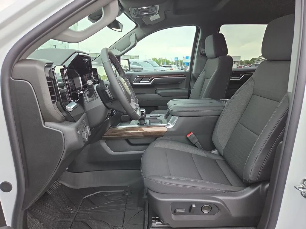 New 2026 Summit White Chevrolet LT image 11