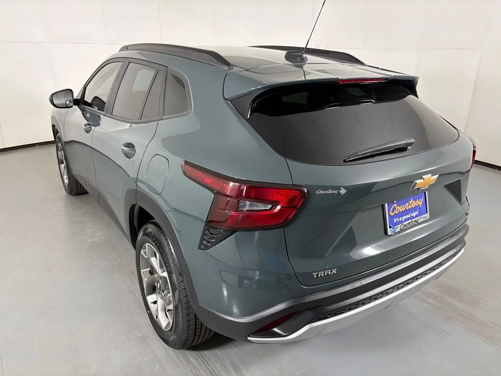 Used 2025 Gray Chevrolet LT image 6