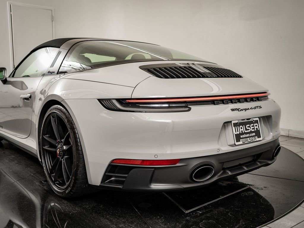 Used 2022 Chalk Porsche Targa 4 GTS image 28
