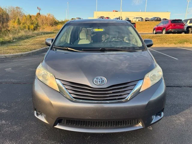 Used 2015 Gray Toyota LE image 8