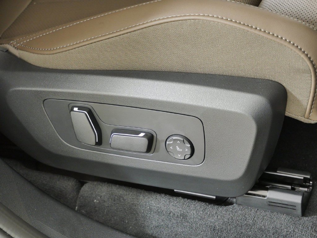 Used 2026 Dark Graphite Metallic BMW 30 xDrive image 24