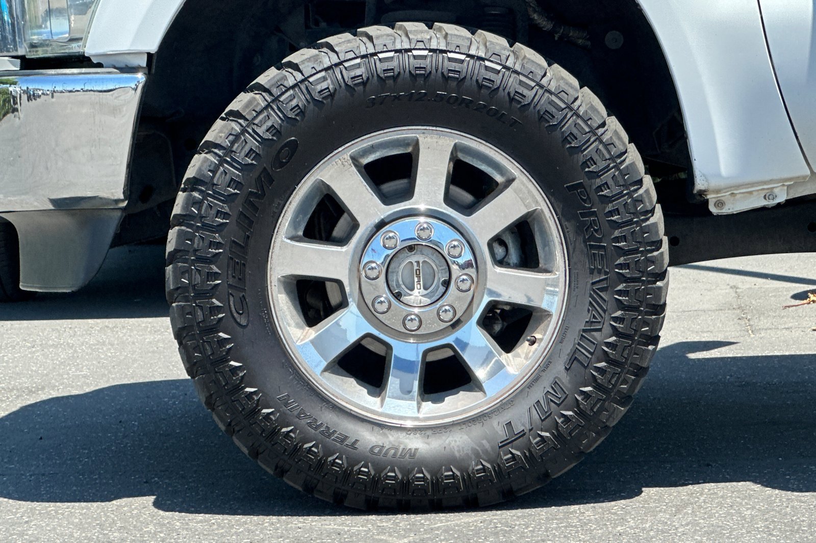 Used 2010 White Ford  image 24