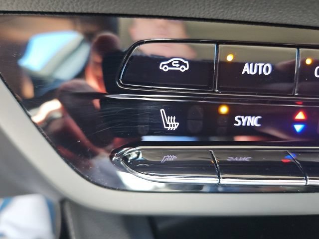 Used 2023 Ebony Twilight Metallic Buick Essence image 30
