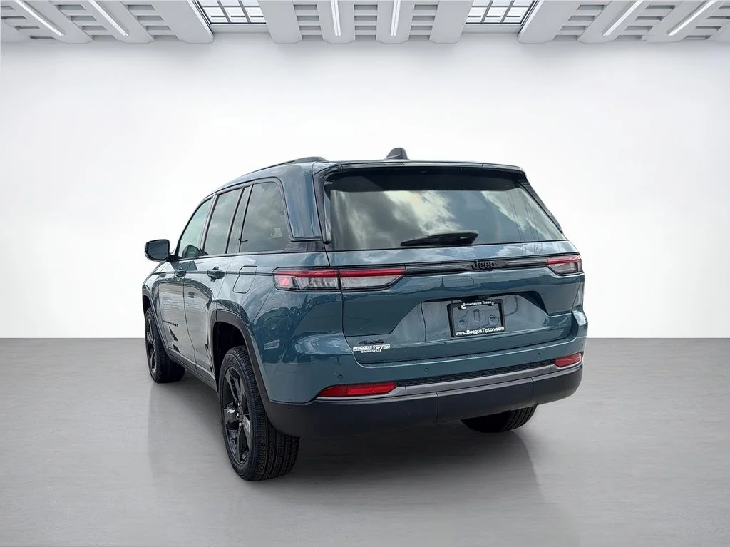New 2026 Steel Blue Exterior Paint Jeep Limited image 5