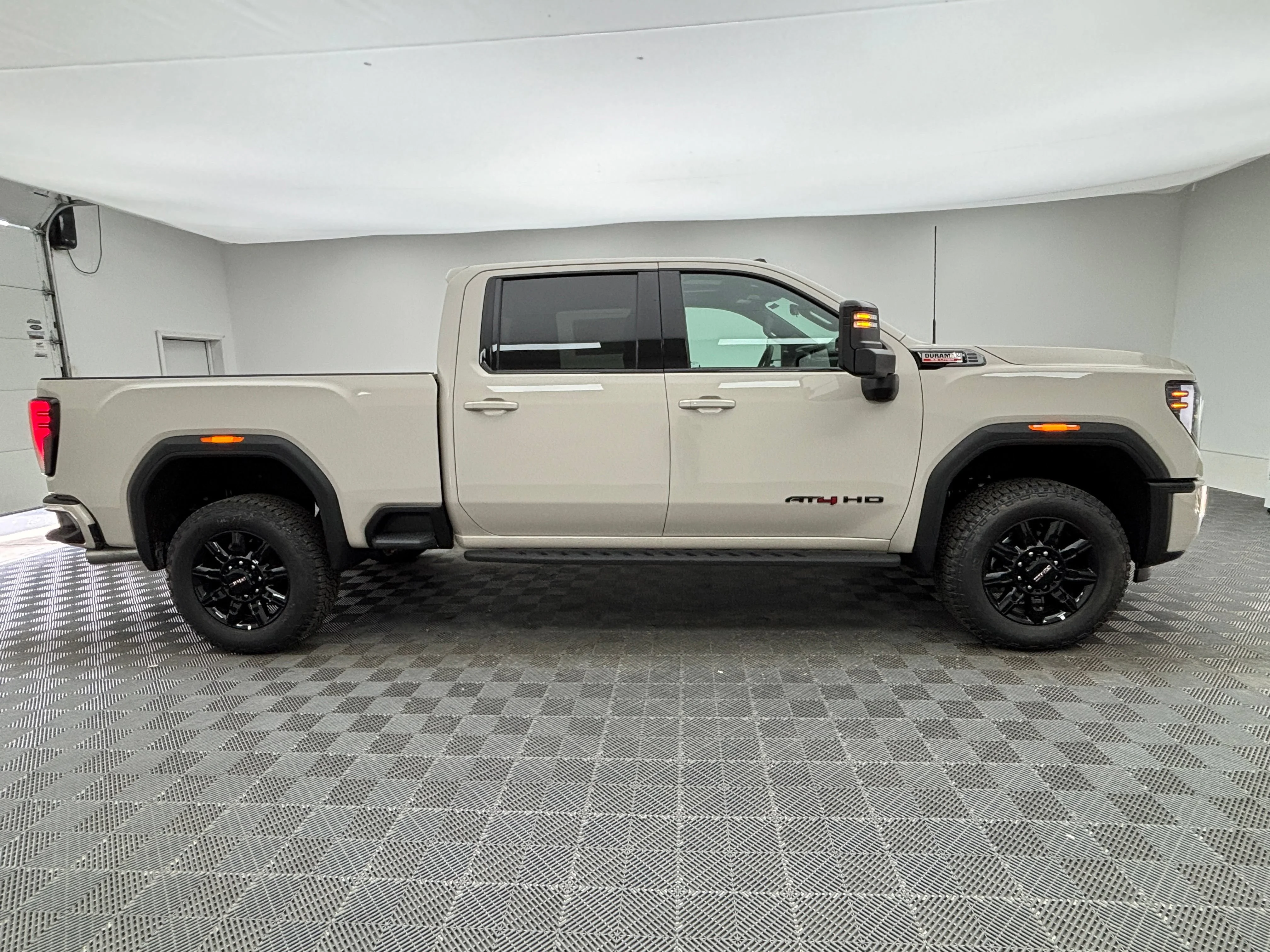 2026 GMC Sierra 2500HD AT4 - Photo 9