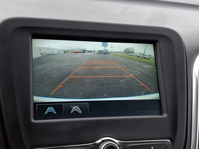 Used 2018 Silver Chevrolet LT image 17