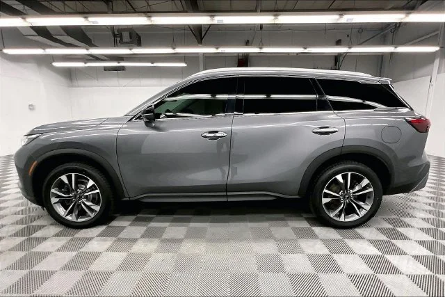 Used 2022 Graphite Shadow INFINITI LUXE image 14