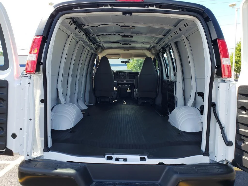 New 2026 Summit White GMC  image 7