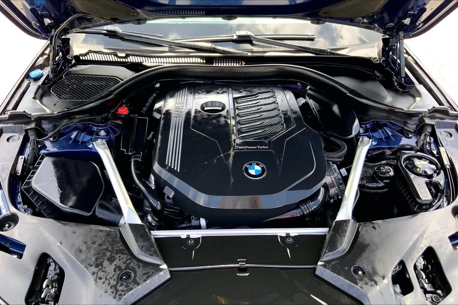 Used 2023 Phytonic Blue Metallic BMW 540i image 31
