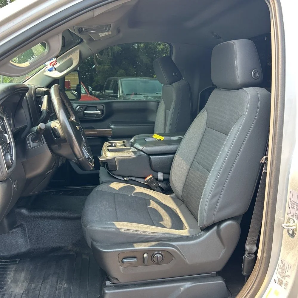 Used 2022 Silver Ice Metallic Chevrolet LT image 5