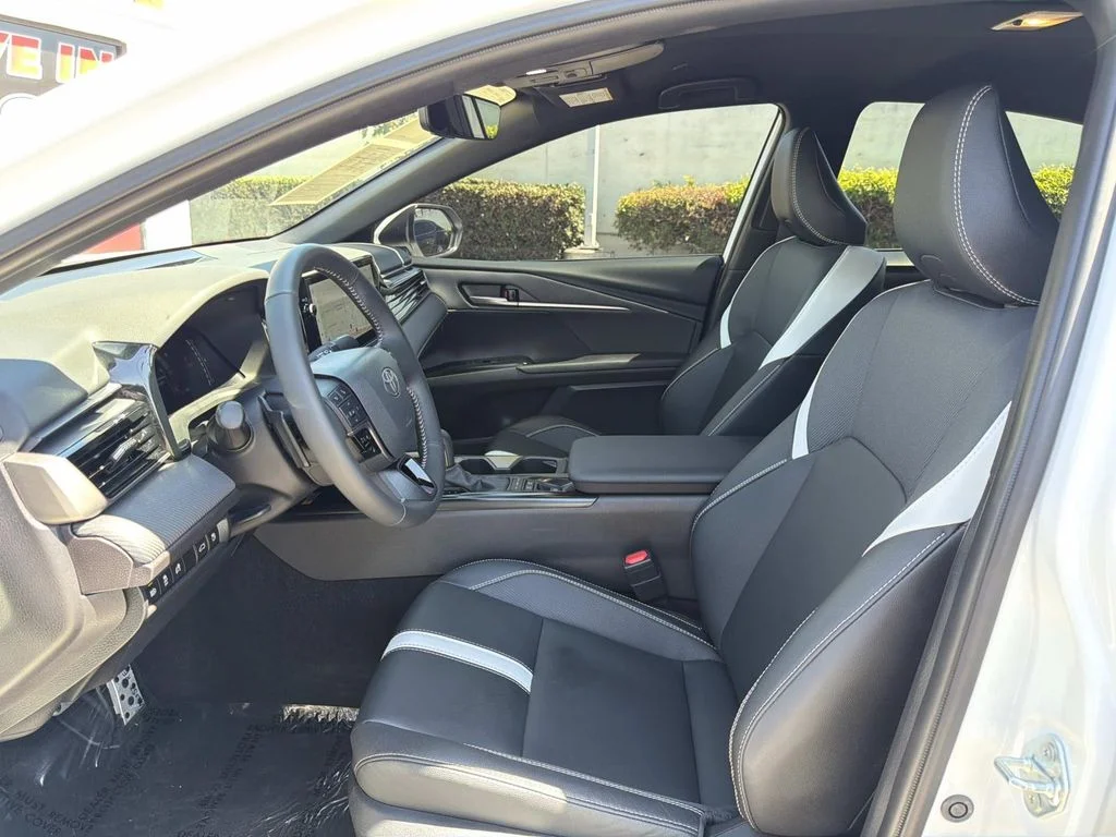 Used 2026 Ice Cap Toyota SE image 22