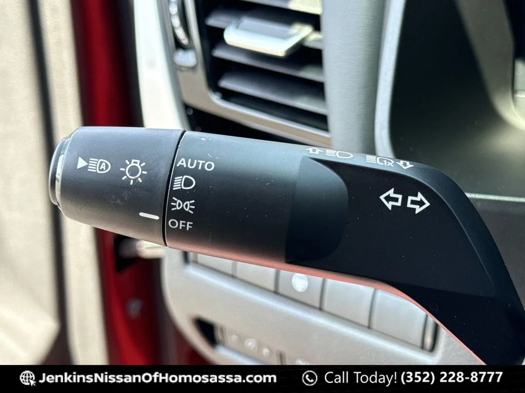 Used 2025 Red Nissan SL image 42