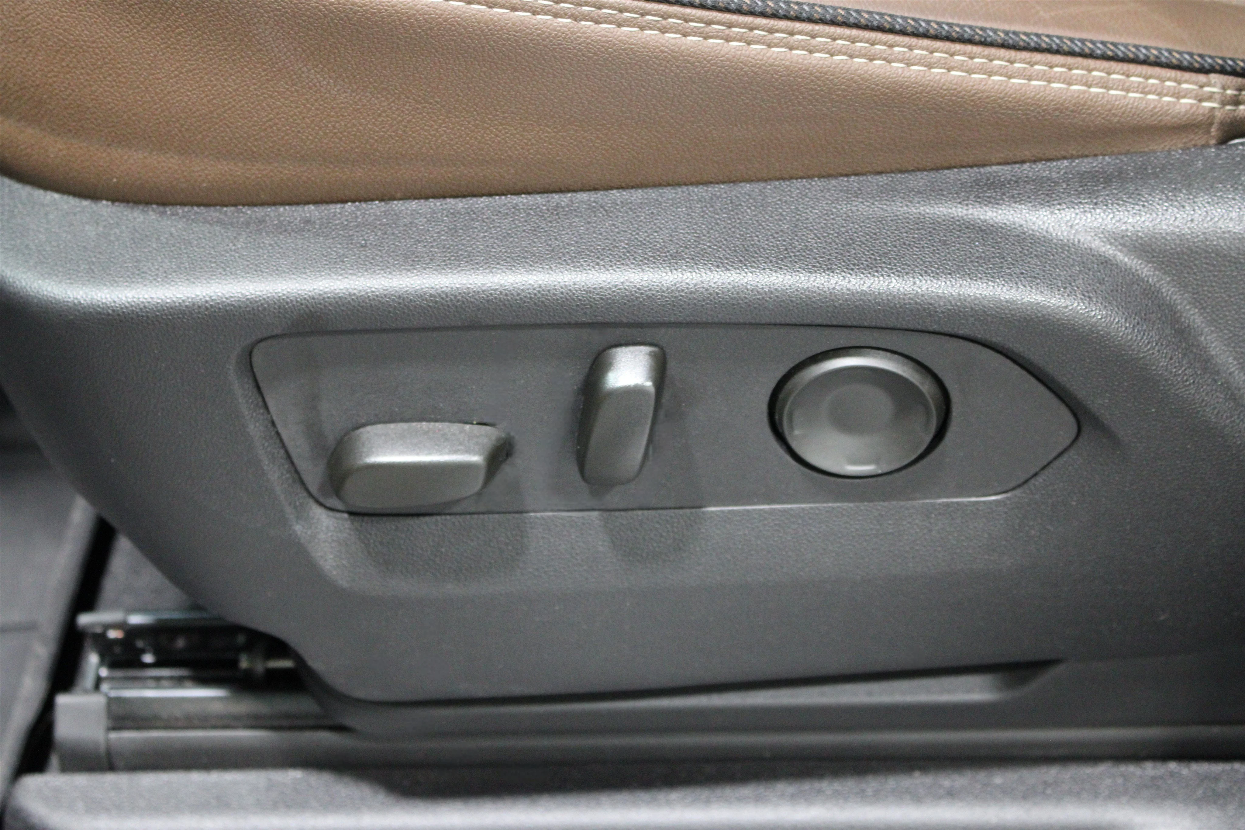 2025 Chevrolet Tahoe High Country - Photo 5