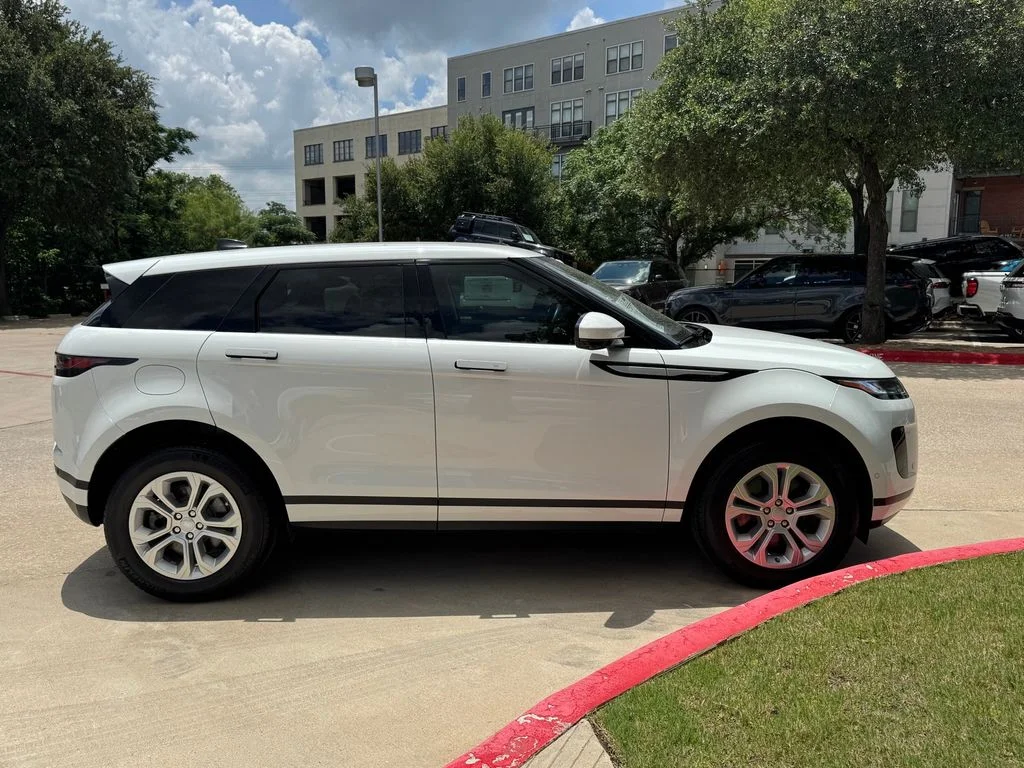 Used 2021 White Land Rover S image 9