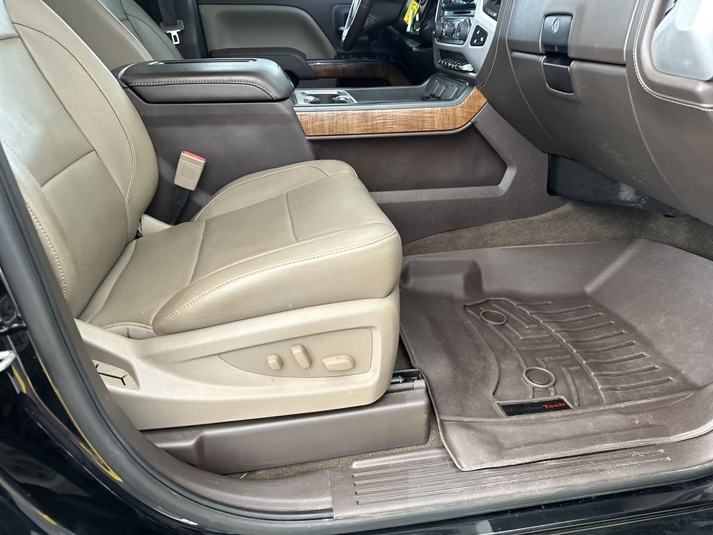 Used 2017 Black GMC SLT image 39