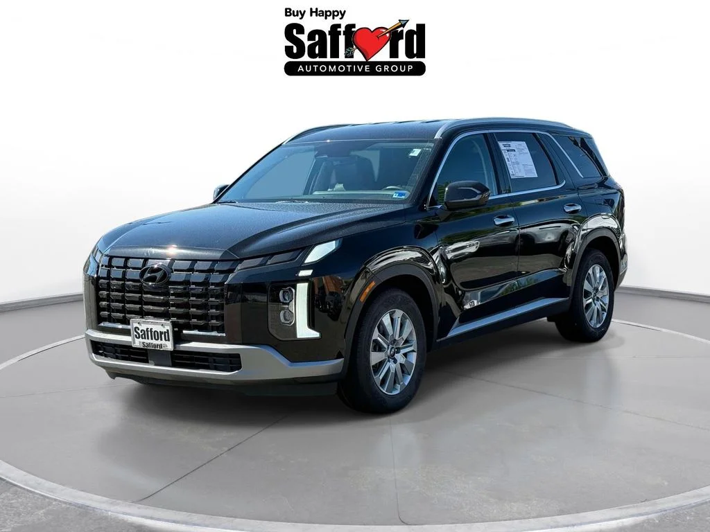 Used 2023 Black Hyundai SEL image 1