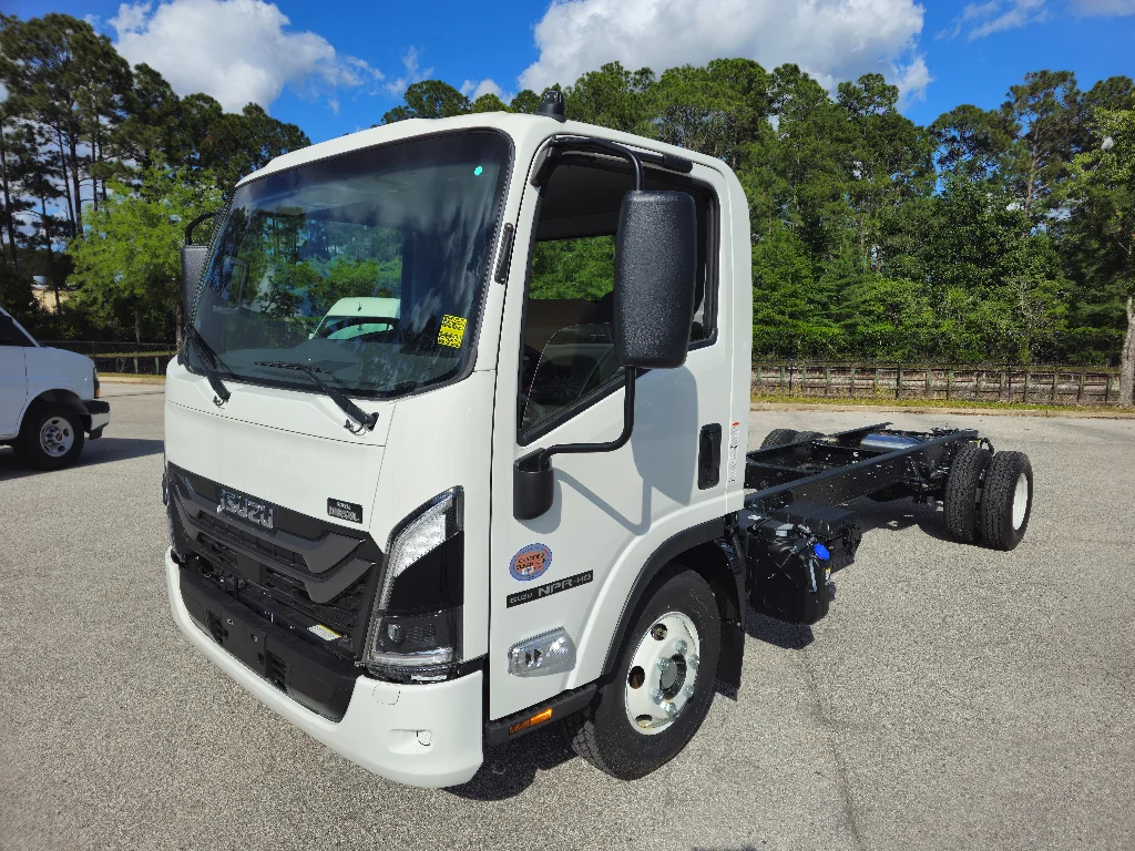雪*ま様 未開封！Isuzu N-Series Vehicle Transpor Isuzu N-Series Named 2013 Medium-Duty Truck of the Year | Work
