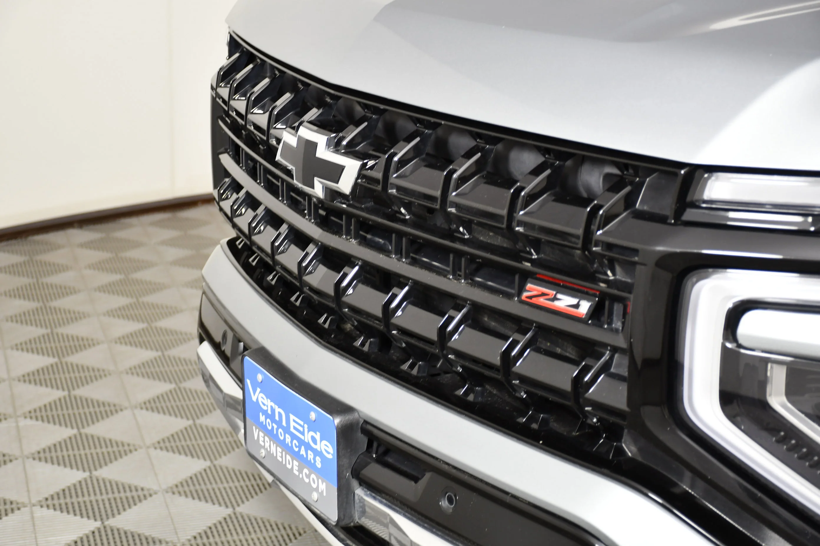 Used 2025 Sterling Gray Metallic Chevrolet Z71 image 11